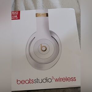 Brand new in the box studio 3 wireless beats